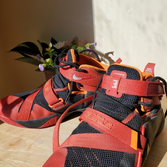 LeBron James soldier 9 - Picture 10 of 16